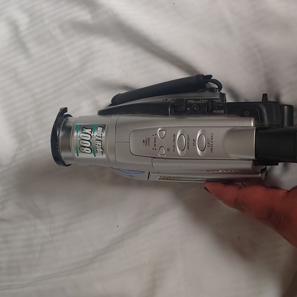 JVC compact VHS/Digital recorder - Picture 3 of 7